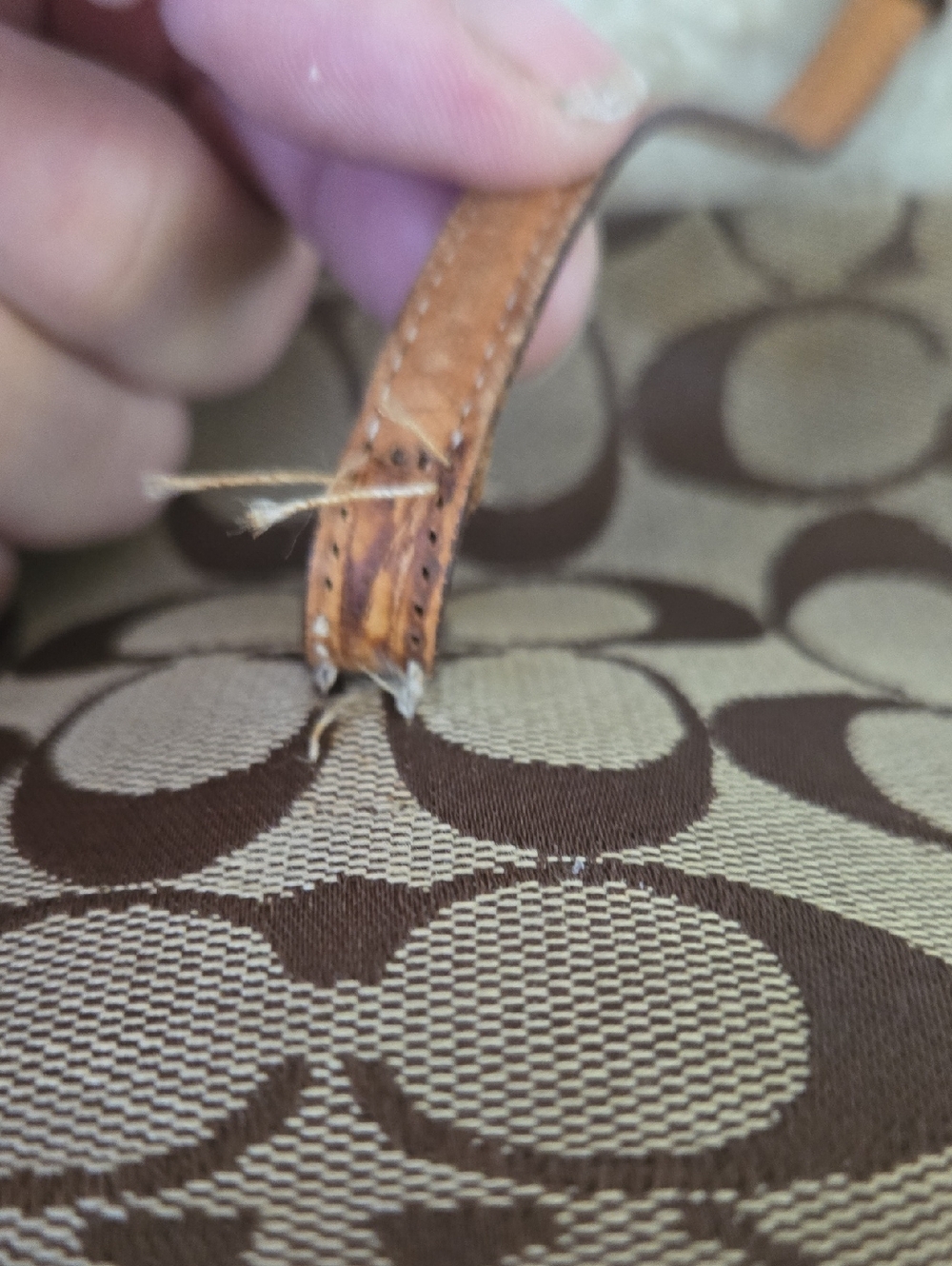 Coach Signature Clip Vintage  Canvas Shoulder Bag in Brown/Tan - Picture 12 of 12